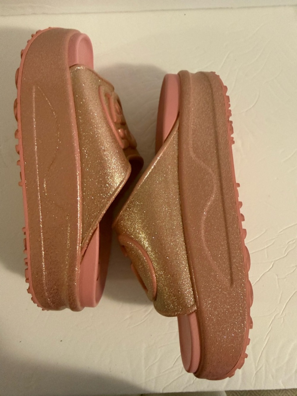 EUC ⭐️ Interlocking GG Rubber Platform Slide Sandals -Pink (38) 7 - Picture 7 of 9